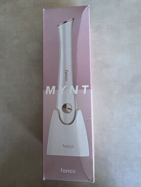 Fancii  MYNT Mani/Pedi Set with  UV Dryer